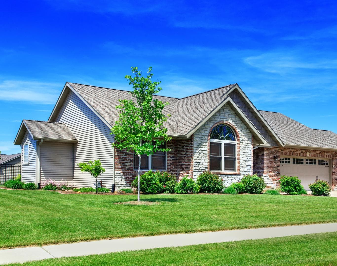 Hail-damaged siding replacement in Grand Island, NE