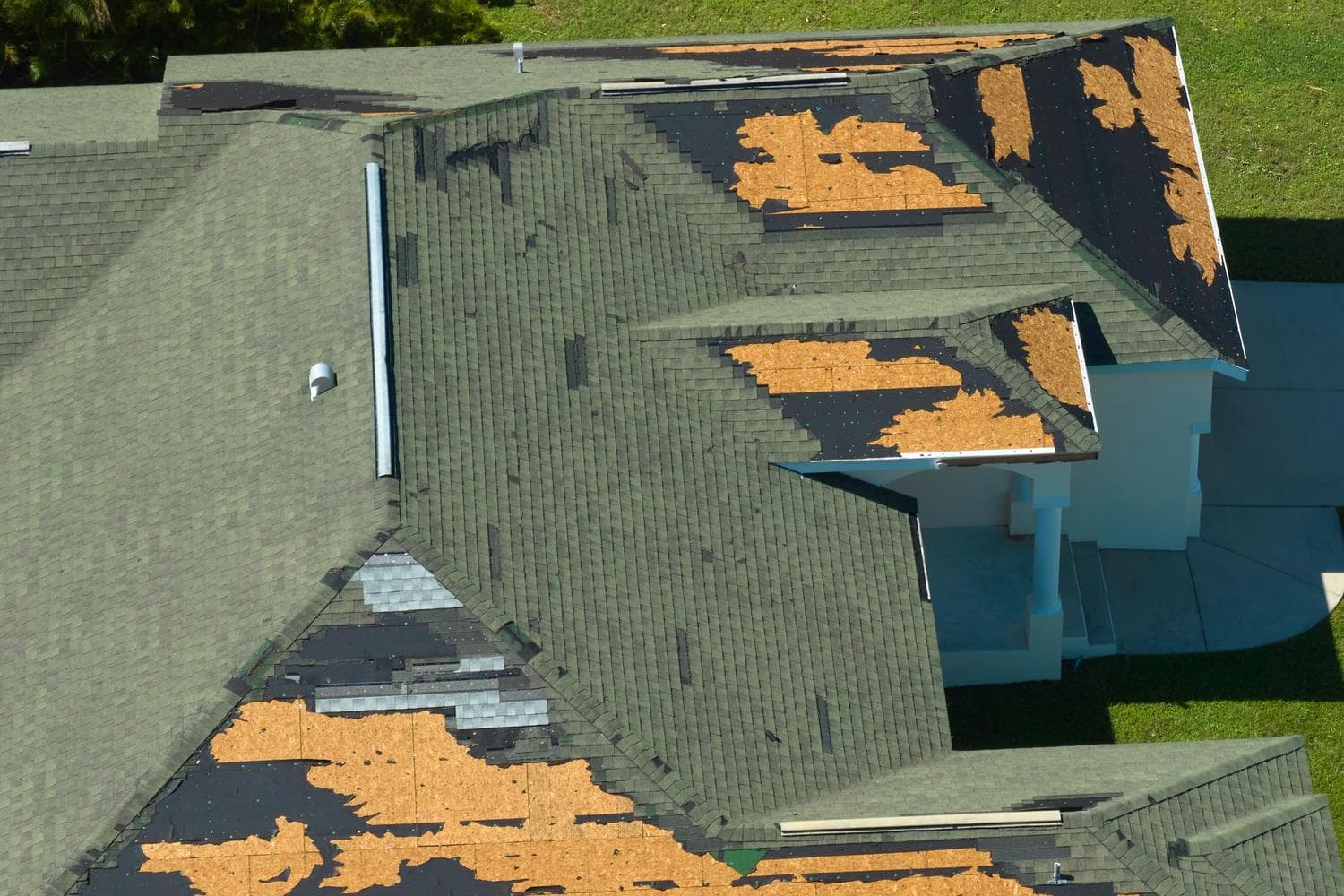 Roof replacement tear-off in Kearney, NE
