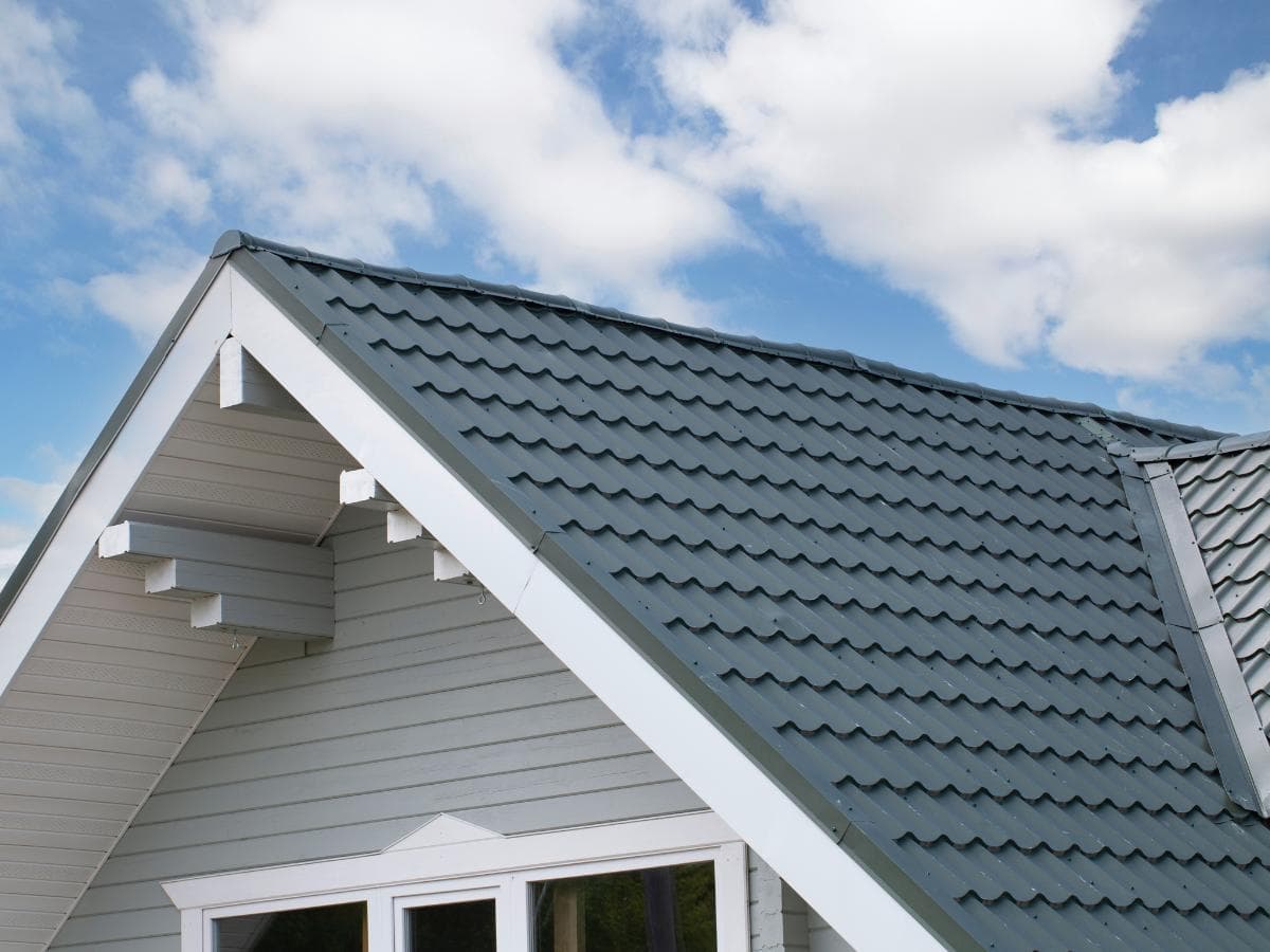 Architectural shingle roof on a two-story home in Elkhorn, NE