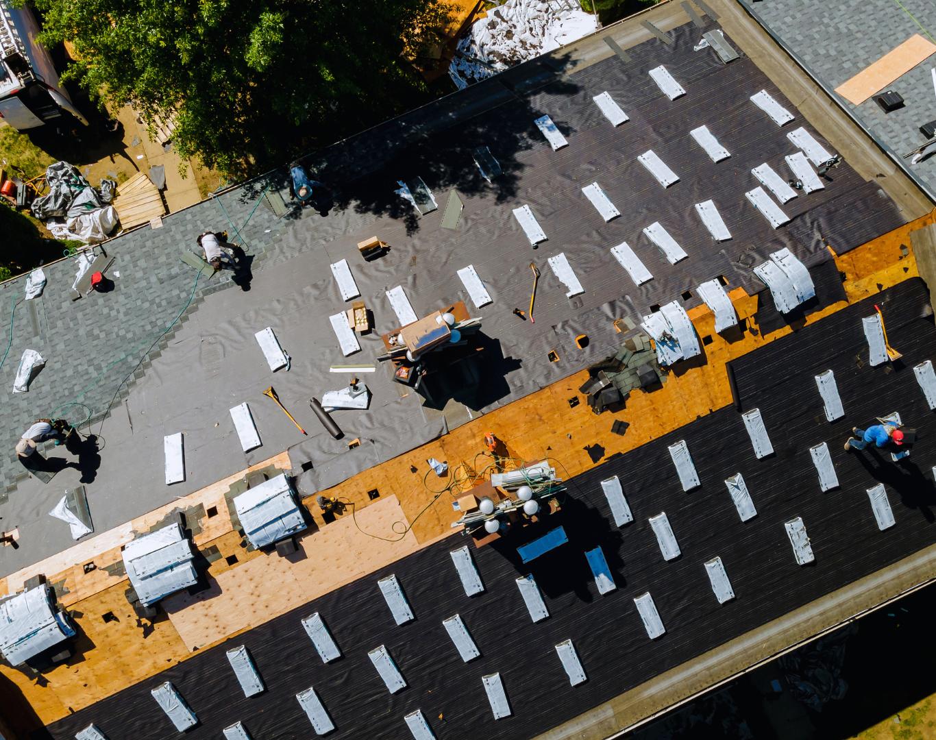 Licensed roofing contractor in Lincoln, NE providing safe roof installations