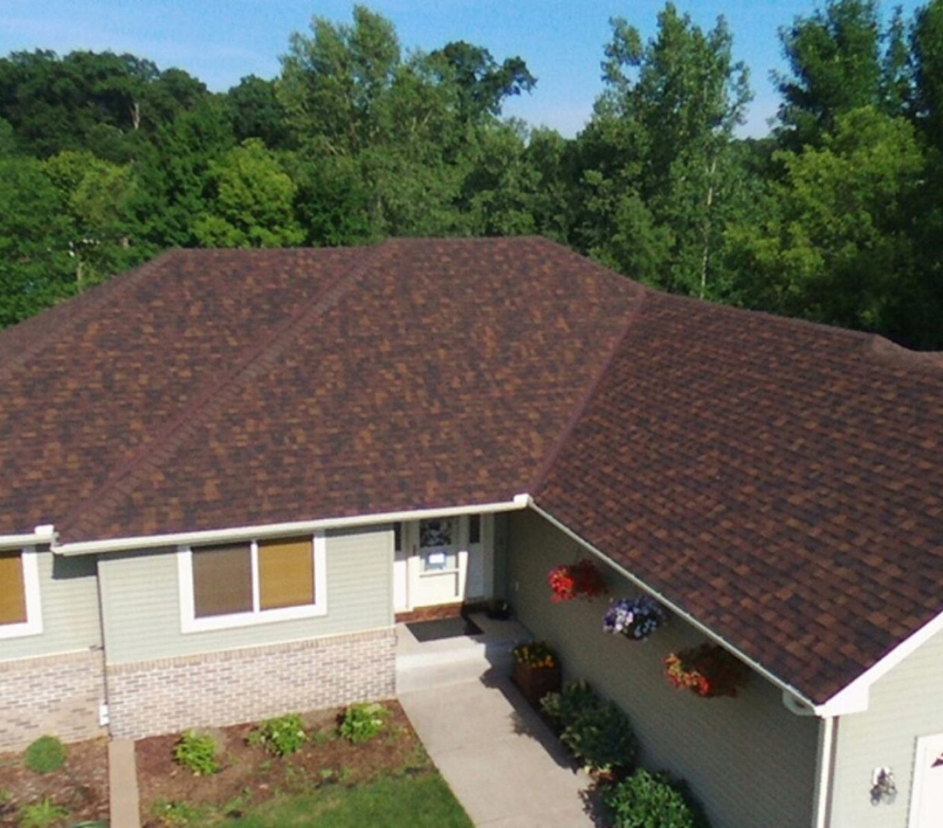 Trusted roofing contractor near me in Lincoln, NE for commercial and residential needs